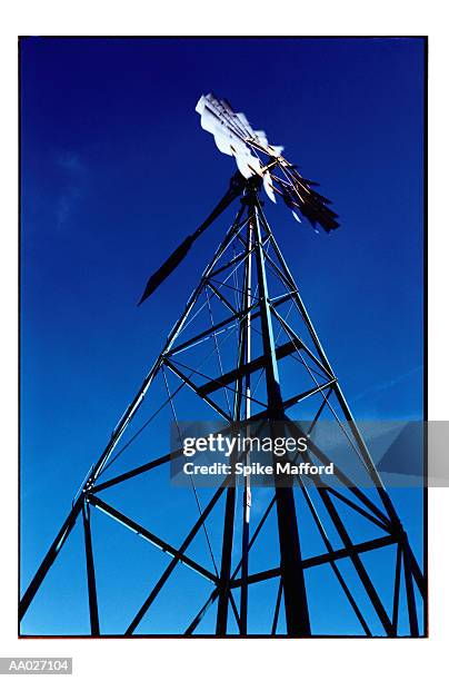 windmill - amerikaanse windmolen stockfoto's en -beelden