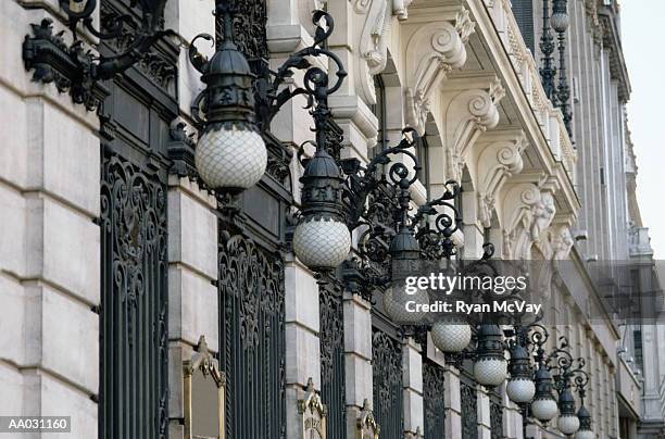 architectural feature of a building fa?ade, madrid - feature stock-fotos und bilder