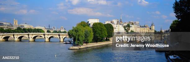 pont neuf, paris, france - pont fotografías e imágenes de stock