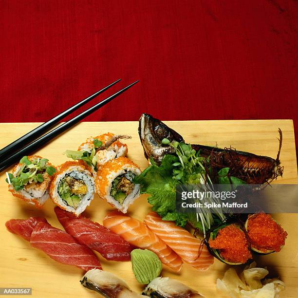 japanese food - gunkanmaki stock-fotos und bilder
