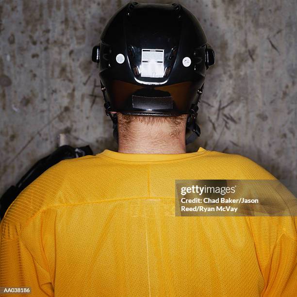 ice hockey player - uniforme de hockey sobre hielo fotografías e imágenes de stock
