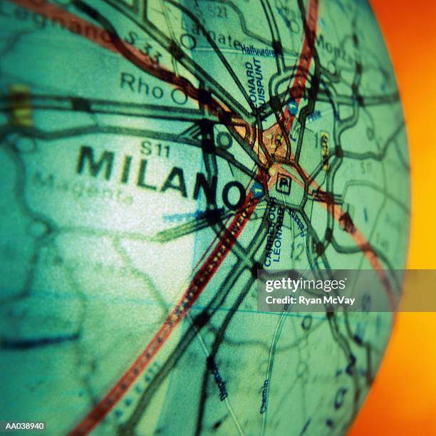 road map imposed on sphere - italiaanse tekst stockfoto's en -beelden