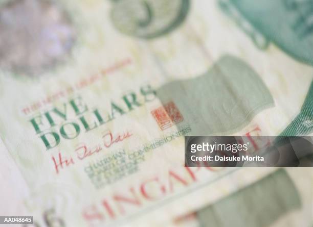 singapore five dollar note, close-up - singapore stock-fotos und bilder