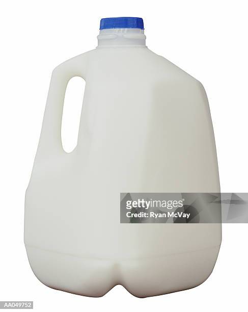 gallon of milk - galón fotografías e imágenes de stock