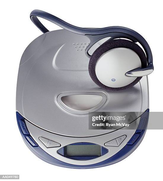 portable cd player with headphones - personal compact disc player 個照片及圖片檔