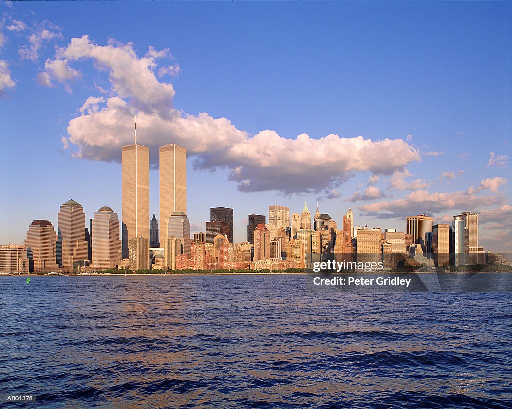 USA, New York, New York City, Manhattan skyline