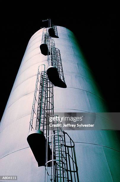 water tower at night - water tower storage tank - fotografias e filmes do acervo