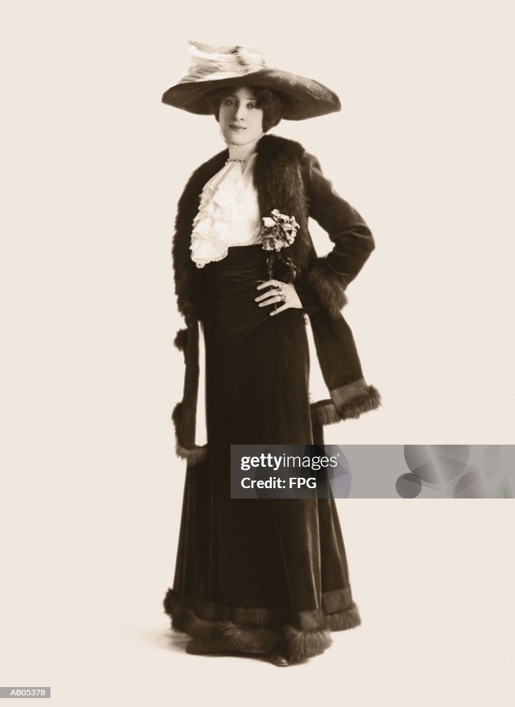 FULL LENGTH PORTRAIT / EDWARDIAN LADY IN LONG FUR TRIM SKIRT