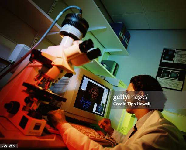 422 Scientists With Electron Microscope Stock Photos, High-Res Pictures ...