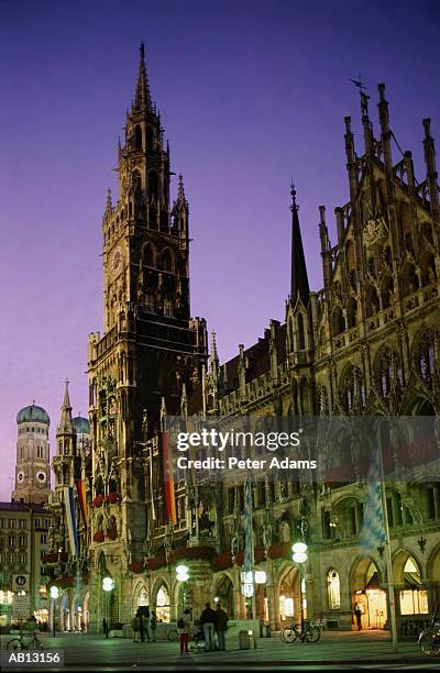 europe, germany, munich, main square at night - main fotografías e imágenes de stock