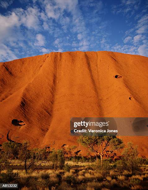 australia, northern territory ayers rock (uluru) - northern rock stockfoto's en -beelden