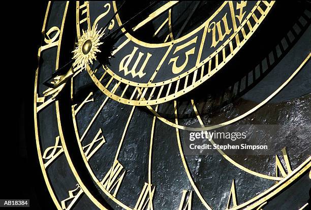 astronomical clock - horloge fotografías e imágenes de stock
