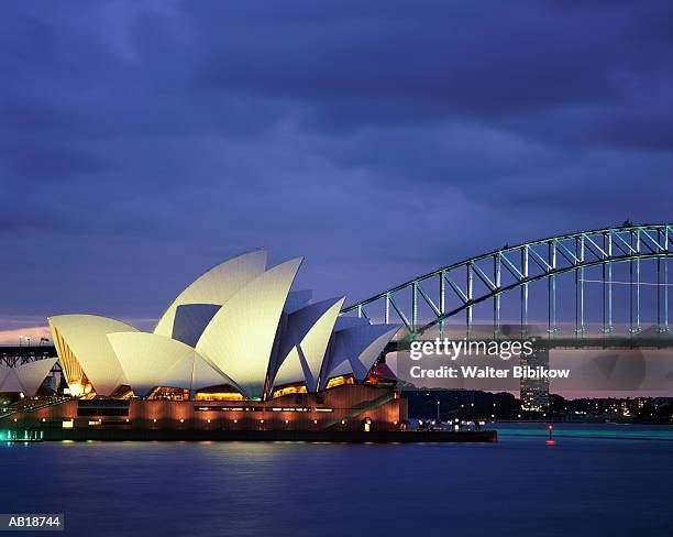 australia, new south wales, sydney, opera house and harbour bridge - sydney opera house fotografías e imágenes de stock