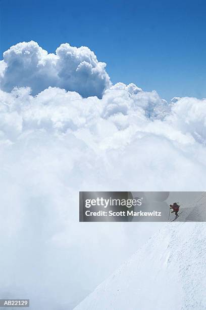 man downhill  skiing / mount hood, oregon, usa - mt hood national forest fotografías e imágenes de stock