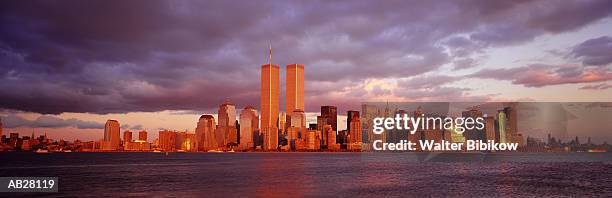 usa, new york, new york city, lower manhattan, skyline, sunset - twin towers manhattan stock pictures, royalty-free photos & images