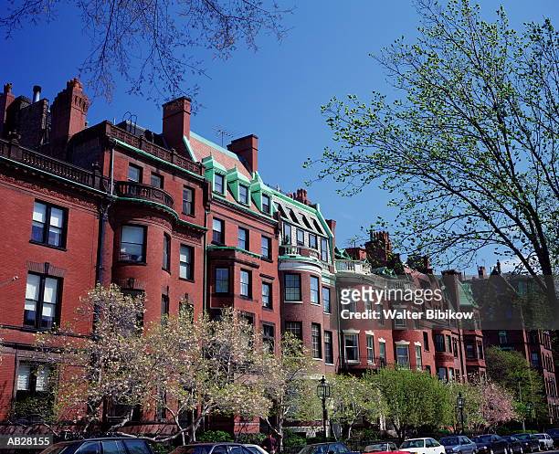 usa, massachusetts, boston, back bay, commonwealth avenue, row houses - massachusetts bay stock pictures, royalty-free photos & images