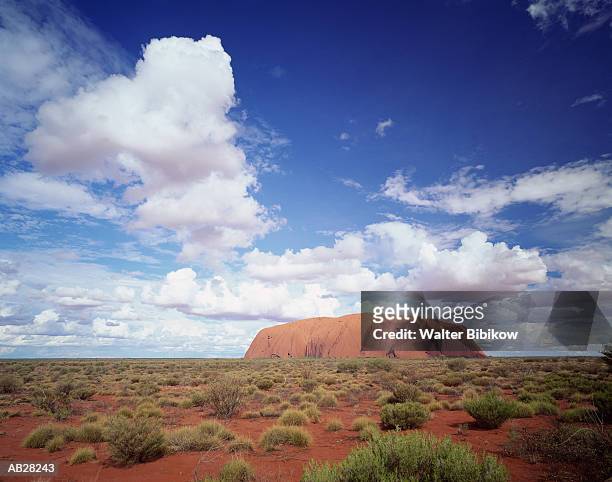 australia, northern territory, uluru-kata tjuta np, uluru (ayers rock) - ウルル ストックフォトと画像