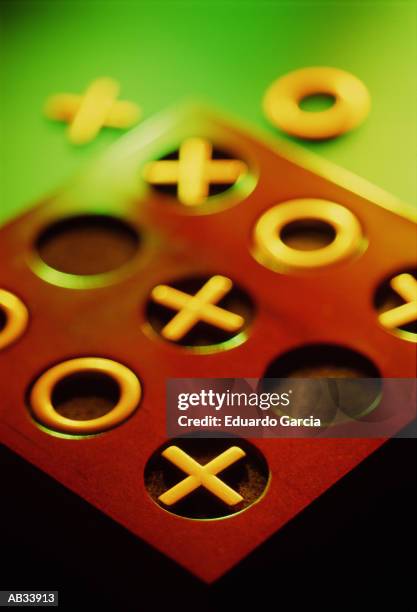 tic-tac-toe game, close-up (gel effect) - tic tac stock pictures, royalty-free photos & images