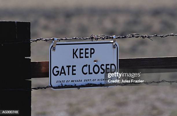 keep gate closed - keep fotografías e imágenes de stock