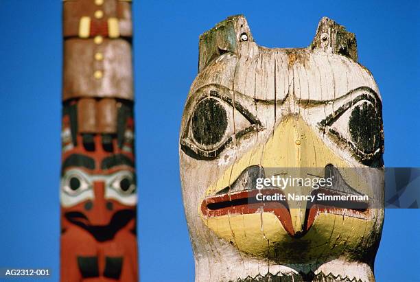 haida totem pole, hydaburg, alaska, usa, close-up - haida totem stock pictures, royalty-free photos & images