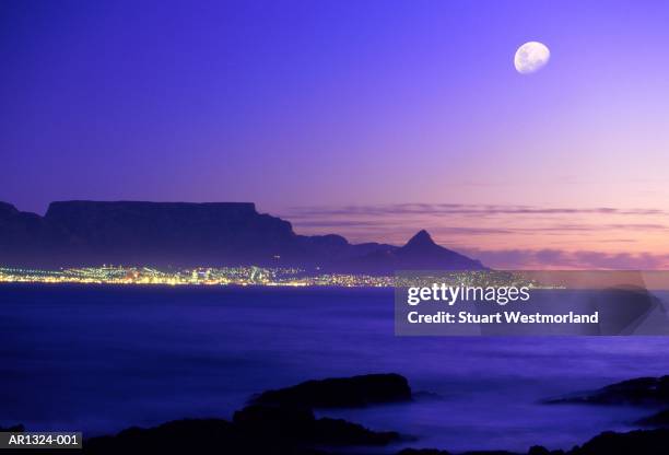 south africa, cape town, skyline, table mountain, night - cape town skyline stock pictures, royalty-free photos & images