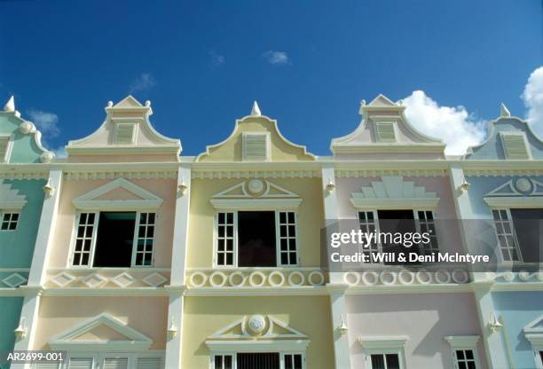 west indies,aruba,oranjestad, facades of colonial buildings - aruba photos et images de collection