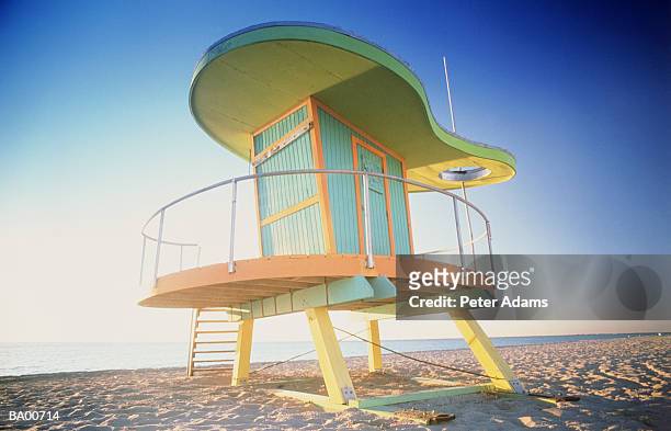 usa, florida, miami, south beach, art deco lifeguard hut - lifeguard tower bildbanksfoton och bilder