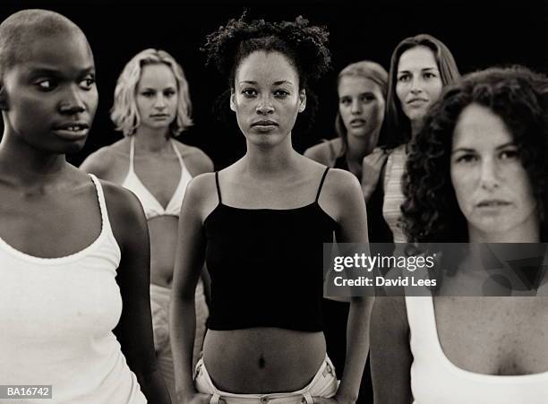group of women (focus on woman in centre), portrait (b&w) - congo dr v mali 2013 africa cup of nations group b stockfoto's en -beelden