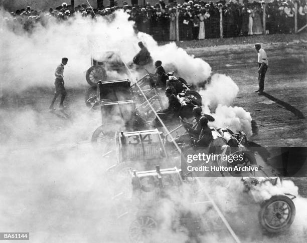 Early Racing Line Race Car Starting Line Photos and Premium High Res Pictures - Getty Images