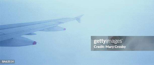 wing of aeroplane - crosby imagens e fotografias de stock