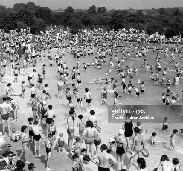 Finchley Open Air Lido, London, England, 1952