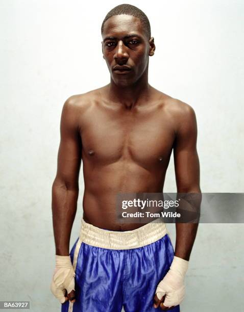 male boxer, portrait - boksbroek stockfoto's en -beelden