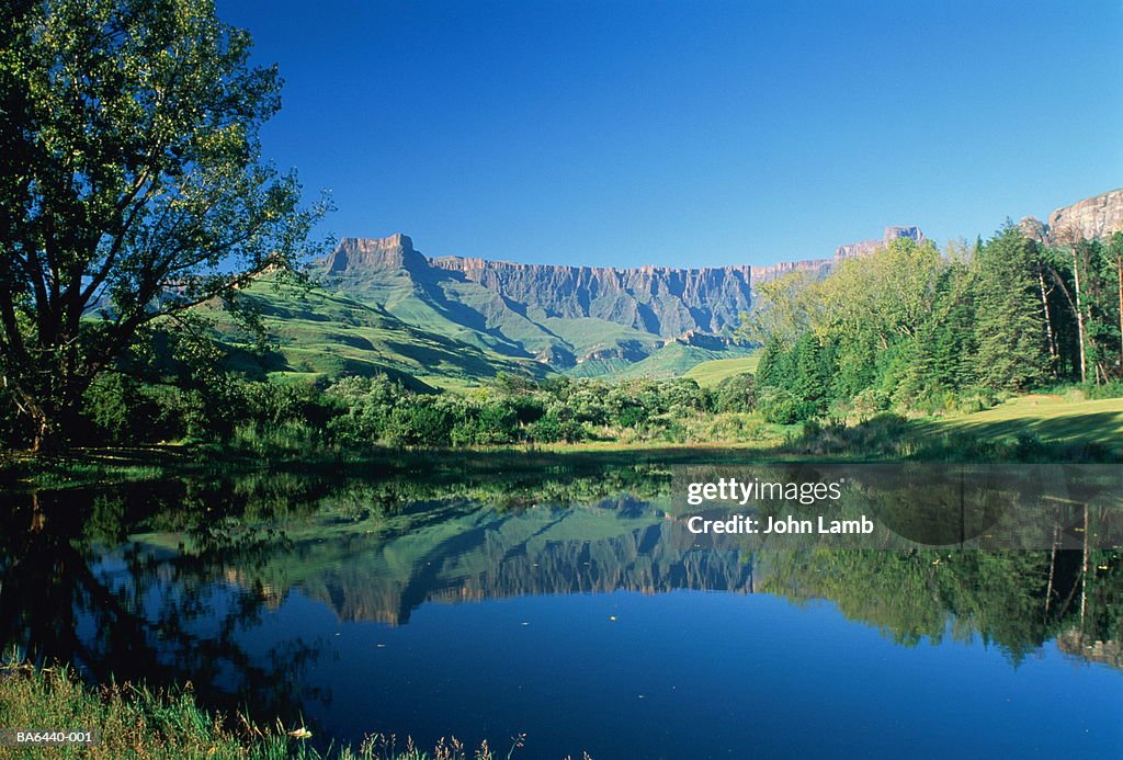 South Africa,Natal,Drakensburg,The Amphitheatre,basaltic escarpment