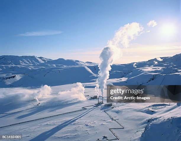 iceland, south central iceland, nesjavellir geothermal power plant - geothermische centrale stockfoto's en -beelden