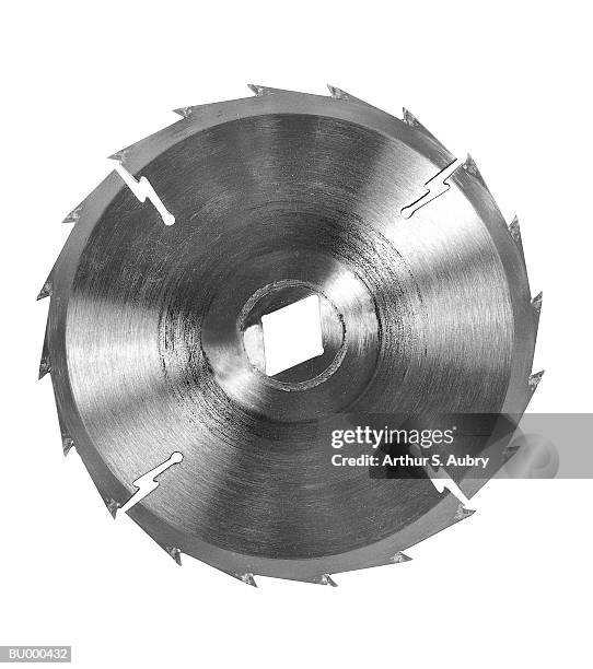 electric saw blade - blade photos et images de collection