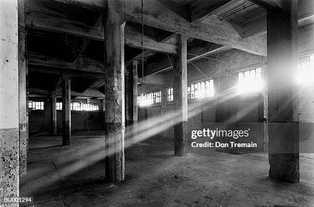 empty warehouse - empty warehouse ストックフォトと画像