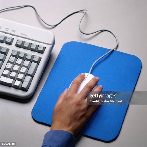 Hand Using Small Computer Mouse Woman Hand On Computer Mouse Photos and Premium High Res Pictures ...
