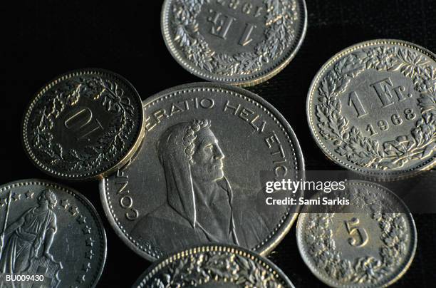 swiss francs - frankenmünze stock-fotos und bilder