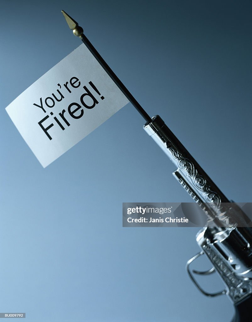 Linkined Getting Firing Message Example Gun Firing Youre Fired Message Foto de stock - Getty Images