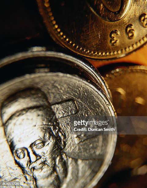 close-up of korean coins - korean currency fotografías e imágenes de stock