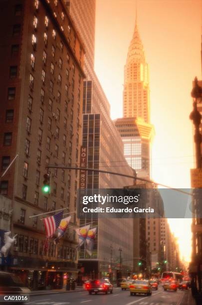usa, new york city, chrystler building and street scene - garcia stockfoto's en -beelden