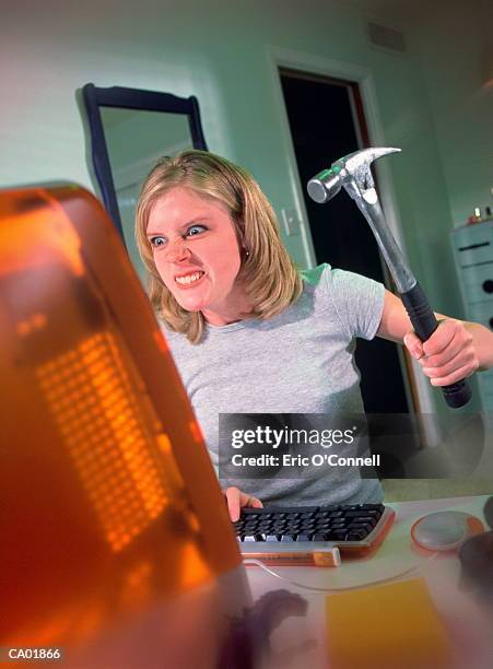 Smash Pc Computer Computer Smash Photos et images de collection - Getty Images