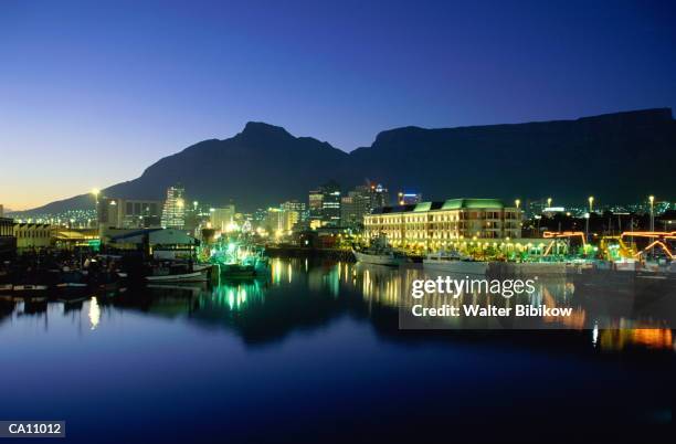 south africa, western cape, capetown, alfred basin and table mountain - alfred stockfoto's en -beelden