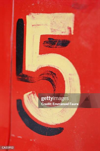 number '5' painted on red background, close-up - number 5 stock pictures, royalty-free photos & images