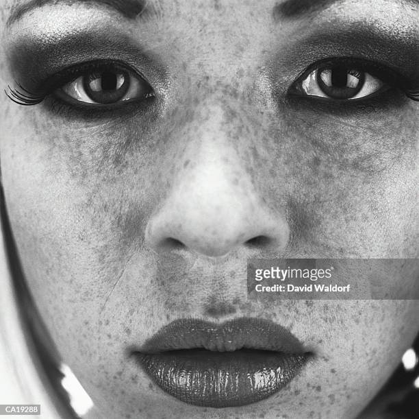 woman with freckles, close-up (b&w) - waldorf fotografías e imágenes de stock