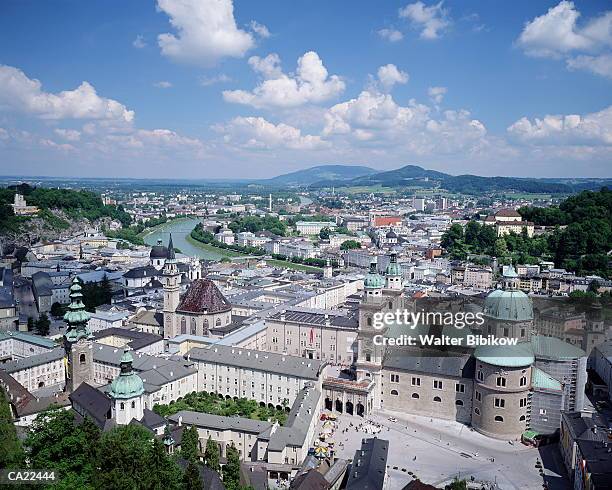 austria, salzburg, salzburg cathedral and skyline, elevated view - rio salzach imagens e fotografias de stock