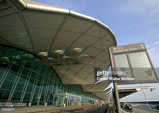 chen lap kok airport terminal hongkong - hong kong international airport stock pictures, royalty-free photos & images