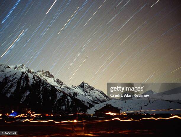 nepal, gokyo valley, star trails over manchermo, long exposure - gokyo valley stock pictures, royalty-free photos & images