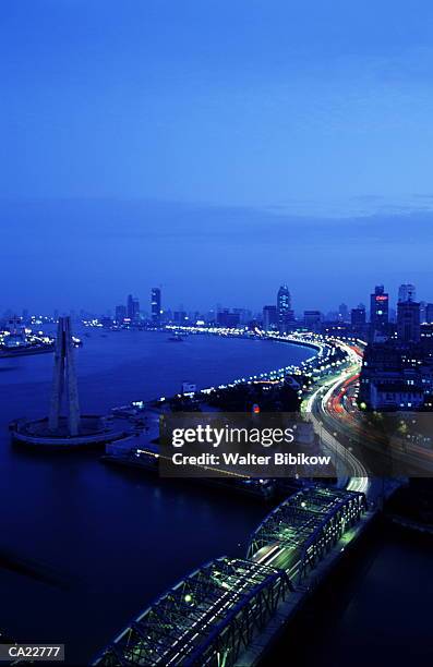 china, shanghai, the bund, dusk, elevated view (long exposure) - distrito de huangpu - fotografias e filmes do acervo