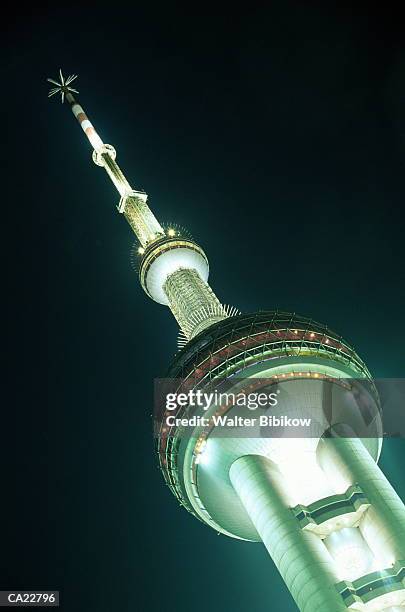 china, shanghai, oriental pearl tower, night, low angle view - pearl imagens e fotografias de stock